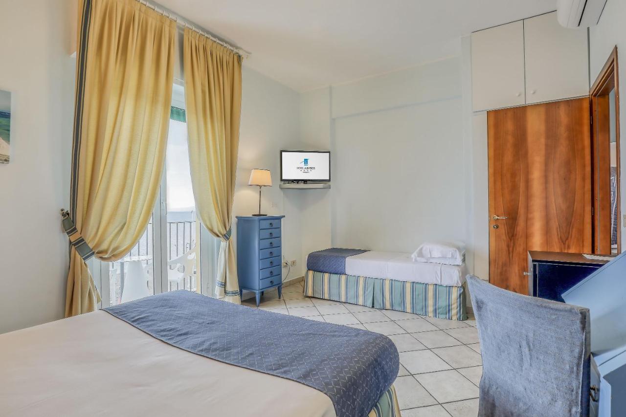 Hotel Albatros Varigotti Exterior foto