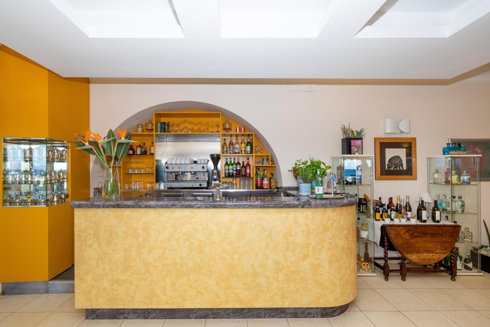 Hotel Albatros Varigotti Exterior foto